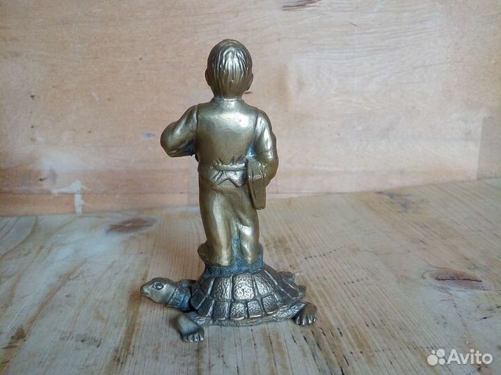 Бронзовые статуэтки