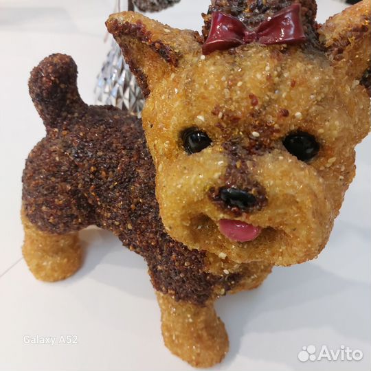 Собака из янтаря