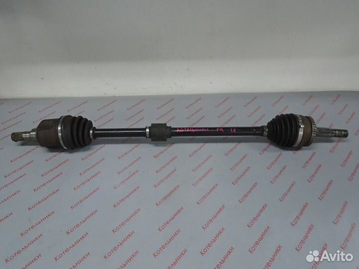 Nissan 39100-4U075 Вал приводной, правый