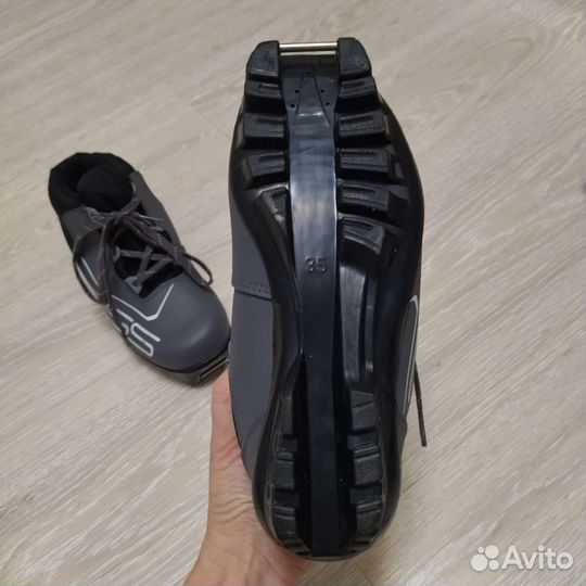 Лыжные ботинки размер 34 35