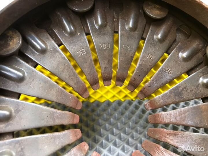 Комплект сцепления Audi A6 4A2 AHU 1.9TD 1995