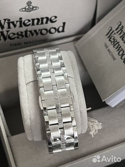 Часы Vivienne Westwood