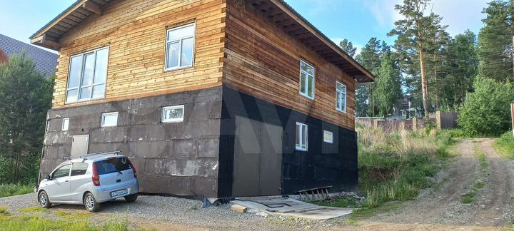 Дом 220 м² на участке 15 сот.