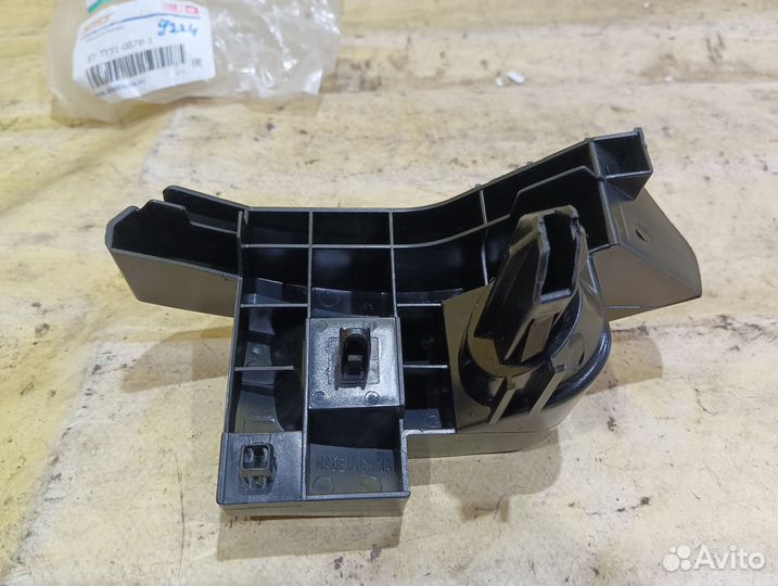 Кронштейн заднего бампера Toyota Land Cruiser 120