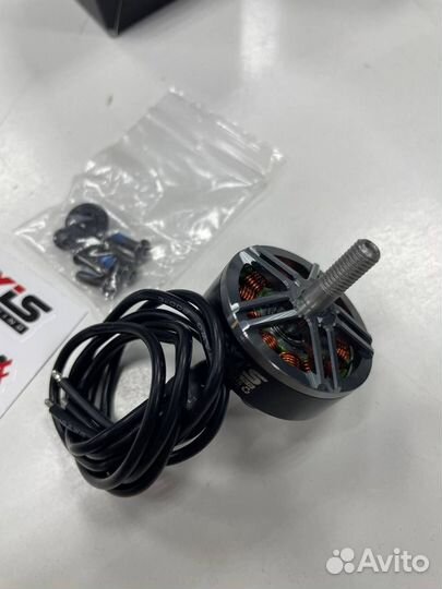 Axisflying AX2807 1300kv