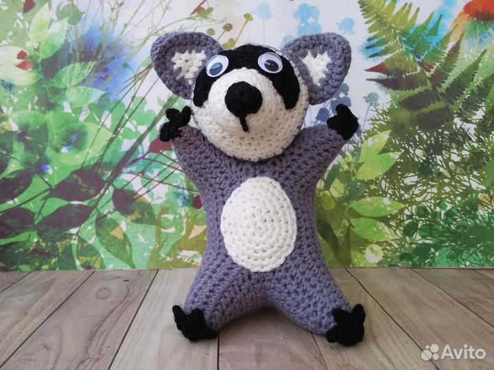 Мягкая вязаная игрушка Енот