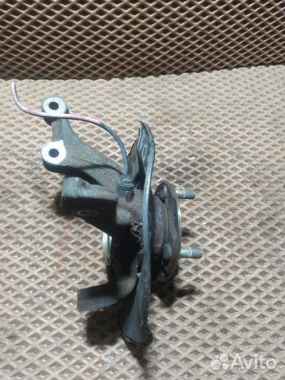 Кулак поворотный со ступицей передний правый Honda