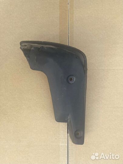 Брызговик задний правый lexus gs 300 2004-2011