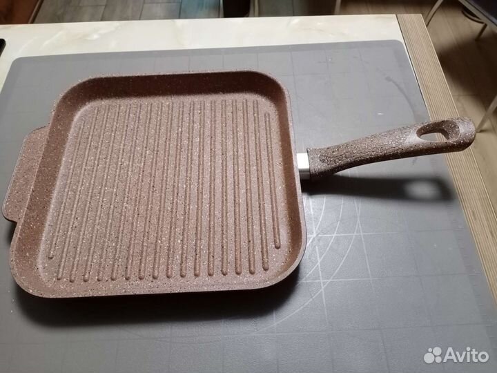 Сковорода гриль новая