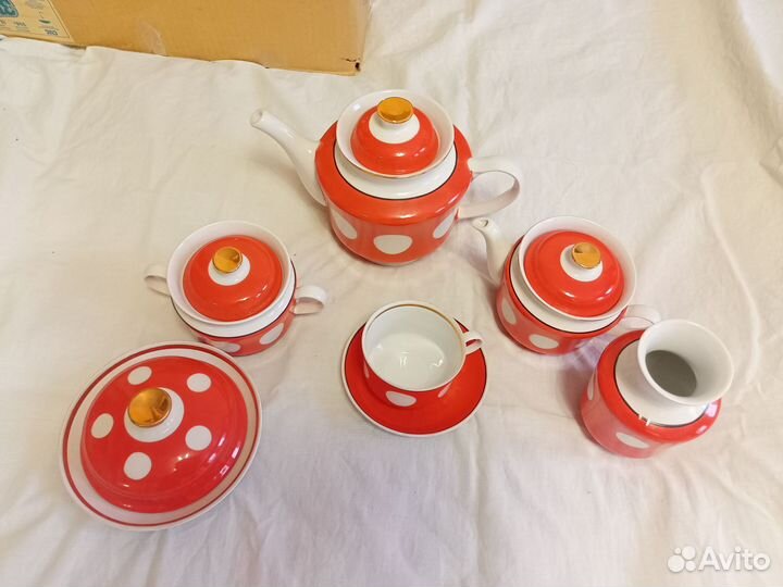 Чайный сервиз СССР красный горох