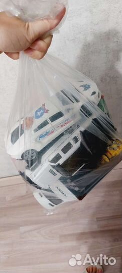 Игрушки, машинки, пакетом