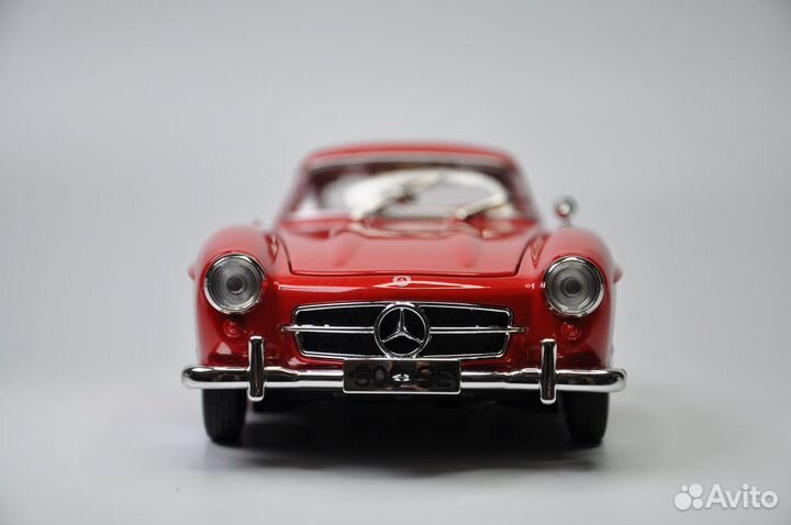 Модель автомобиля Mercedes-Benz 300SL 1954 металл