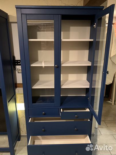 Шкаф-витрина IKEA hemnes хемнес