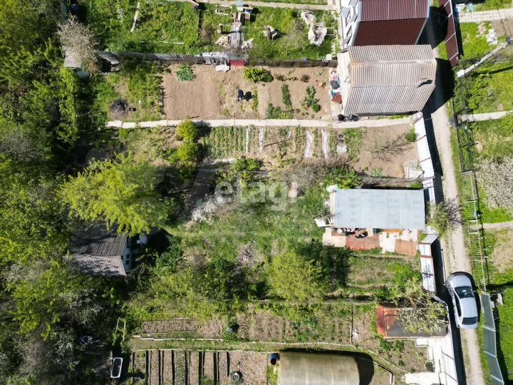 Дача 20 м² на участке 3 сот.