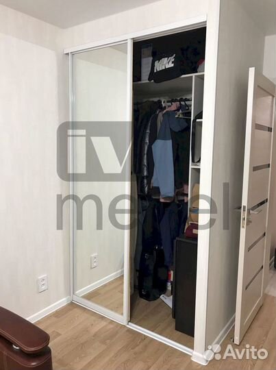 Книжный шкаф