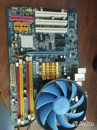 Материнская плата 775