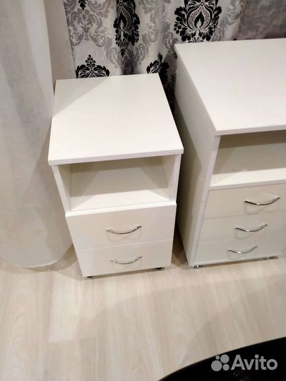 Маникюрный стол