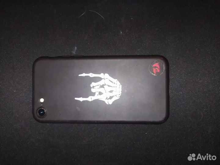 iPhone 8, 64 ГБ