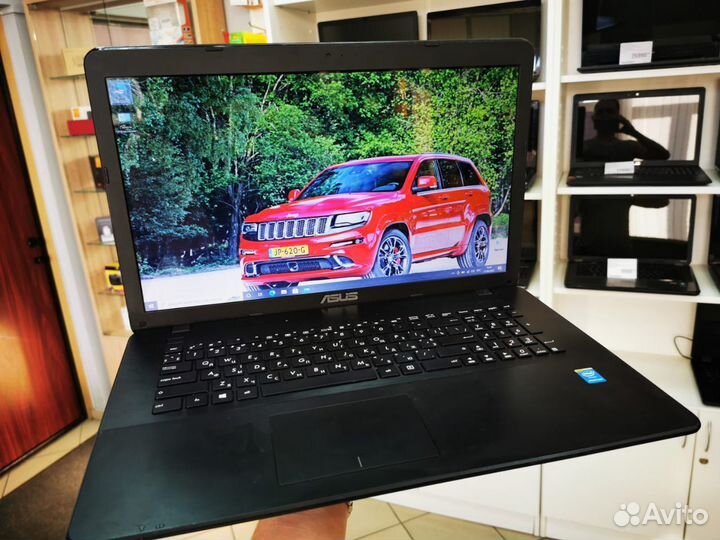 Ноутбук Asus 17.3