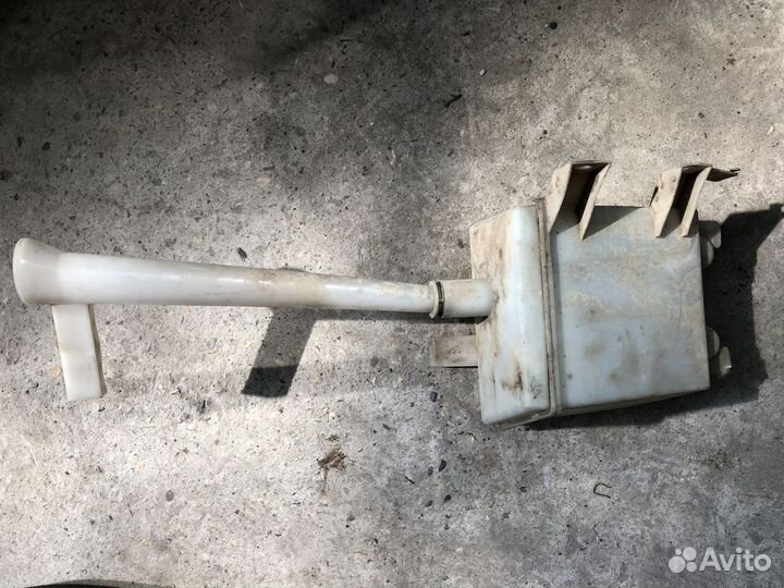 Бачок омывателя Ниссан Серена С24