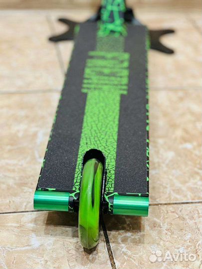 Трюковой самокат tech team freak wt