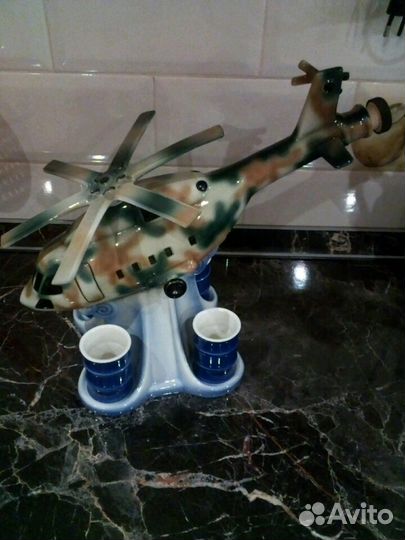 Штоф. Вертолет со стопками