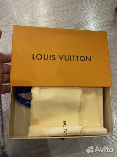 Коробки и пыльники Louis Vuitton