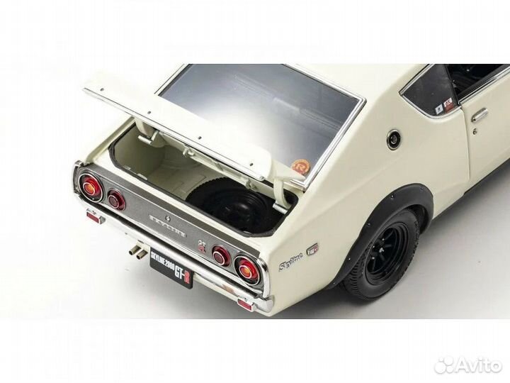 Nissan Skyline GT-R 2000 (kpgc110) 1972 1/18 white