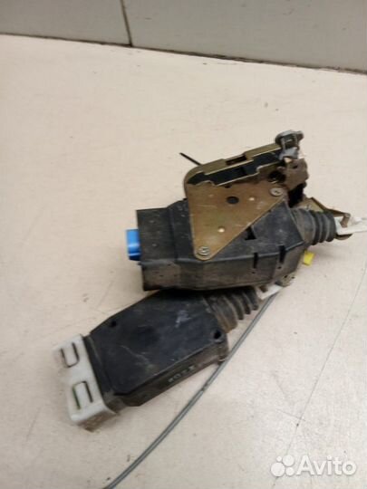 Замок двери задний правый Volvo V40 универсал