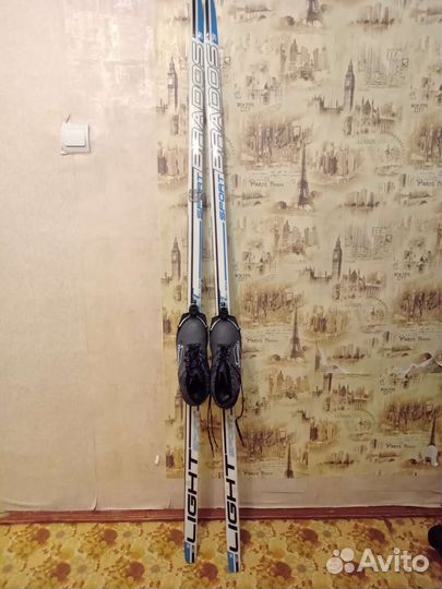 Лыжи,лыжные ботинки с креплением