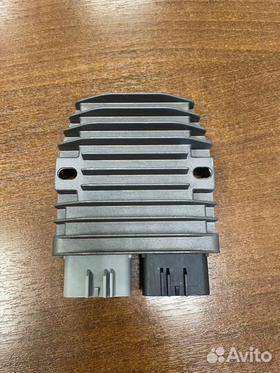 Регулятор напряжения