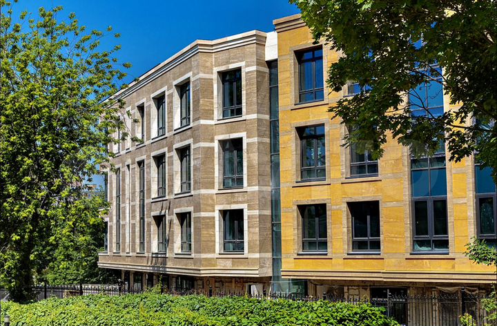 6-к. апартаменты, 233,8 м², 2/4 эт.
