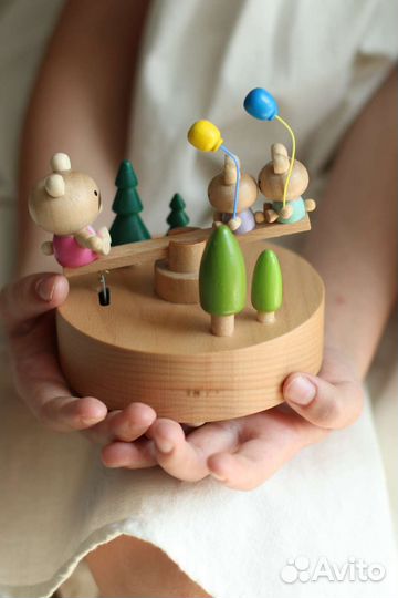 Шкатулка музыкальная шарманка новая