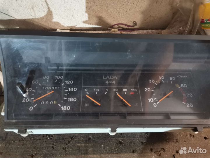 Приборная панель нива 21213