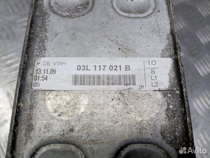 Корпус масляного фильтра Volkswagen Passat B7