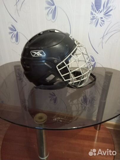 Хоккейный шлем