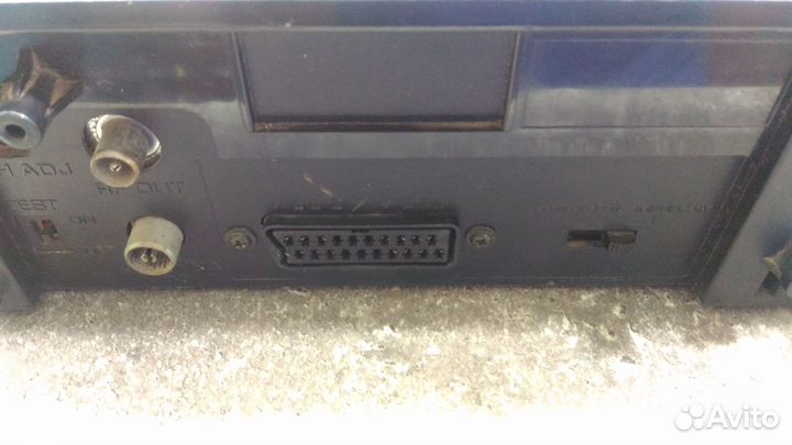 Видеомагнитофон MarQuant HQS-100