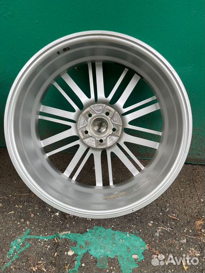 8,5кг японские диски Bridgestone R18 5-100