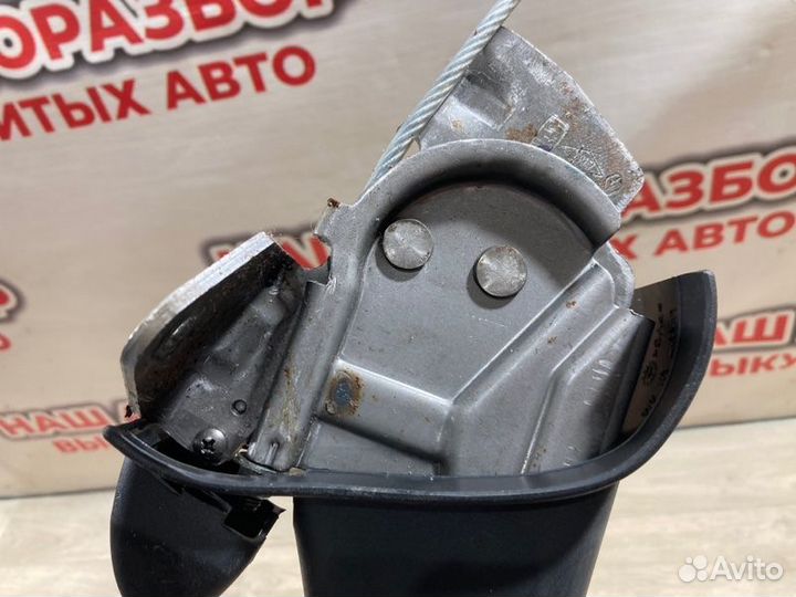 Рычаг стояночного тормоза Renault Kaptur 2019