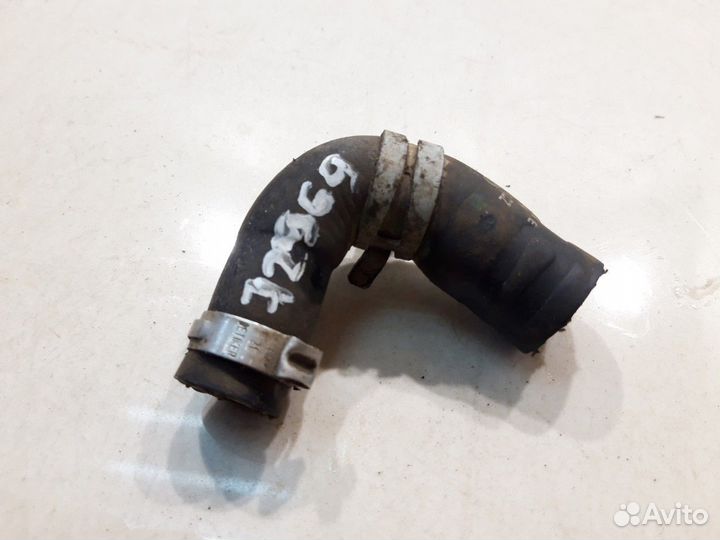 Патрубок системы охлаждения