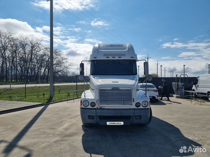 Freightliner Century с полуприцепом, 2000