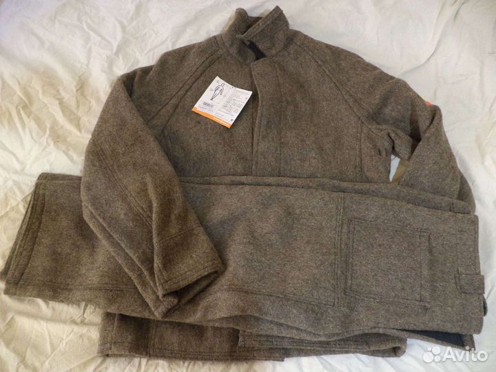 Суконный костюм