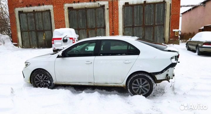 Volkswagen Polo 1.6 AT, 2021, битый, 40 000 км