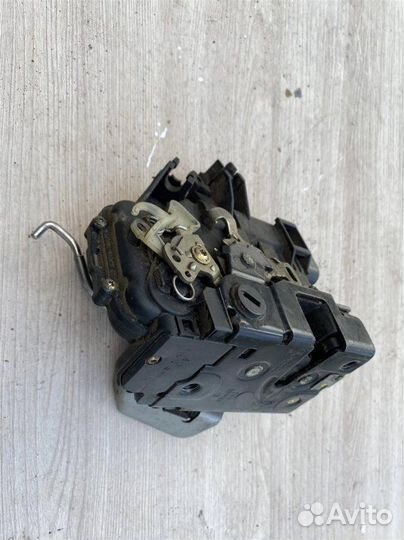 Замок двери Audi A6 (C5) 1997-2004