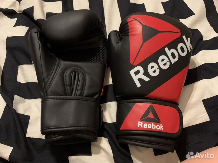 Боксерские перчатки reebok
