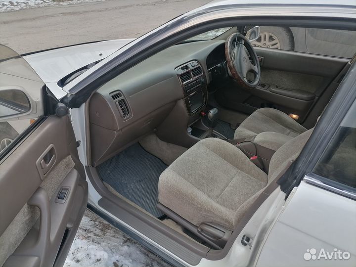 Toyota Vista 1.8 AT, 1985, 223 000 км