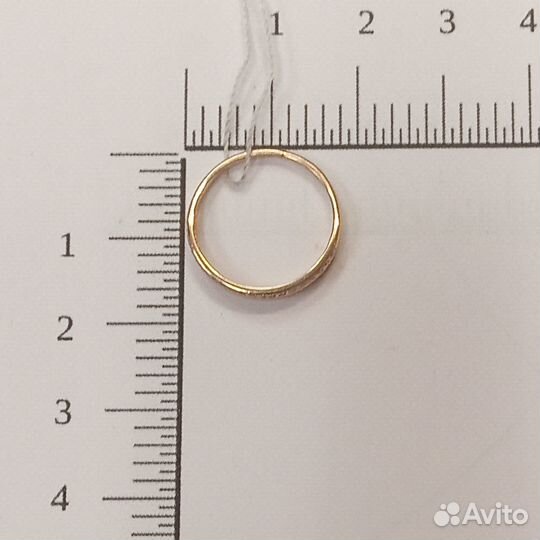 Кольцо с синтетическим камнем Золото