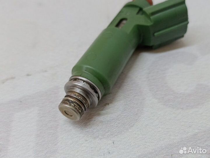 Форсунка топливная Toyota Avensis ZZT251 1ZZ-FE