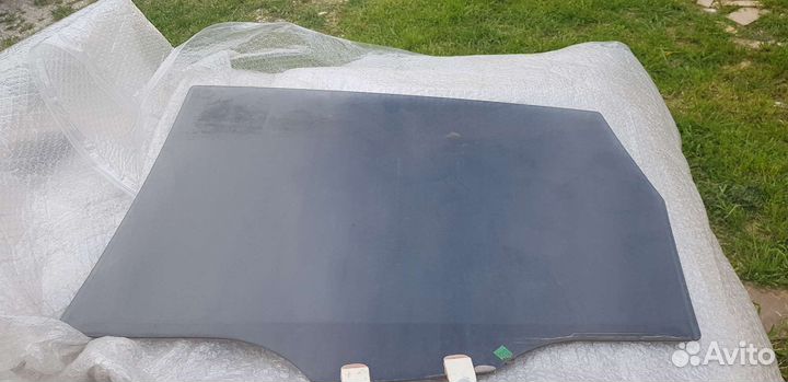 Стекло правое заднее на Honda cr-v (2008-2011)