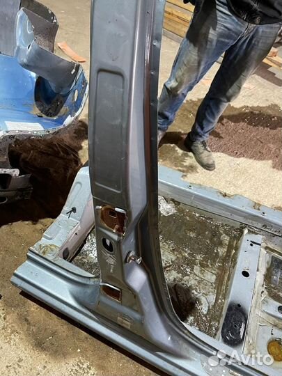 Центральная стойка-средняя часть пола Renault